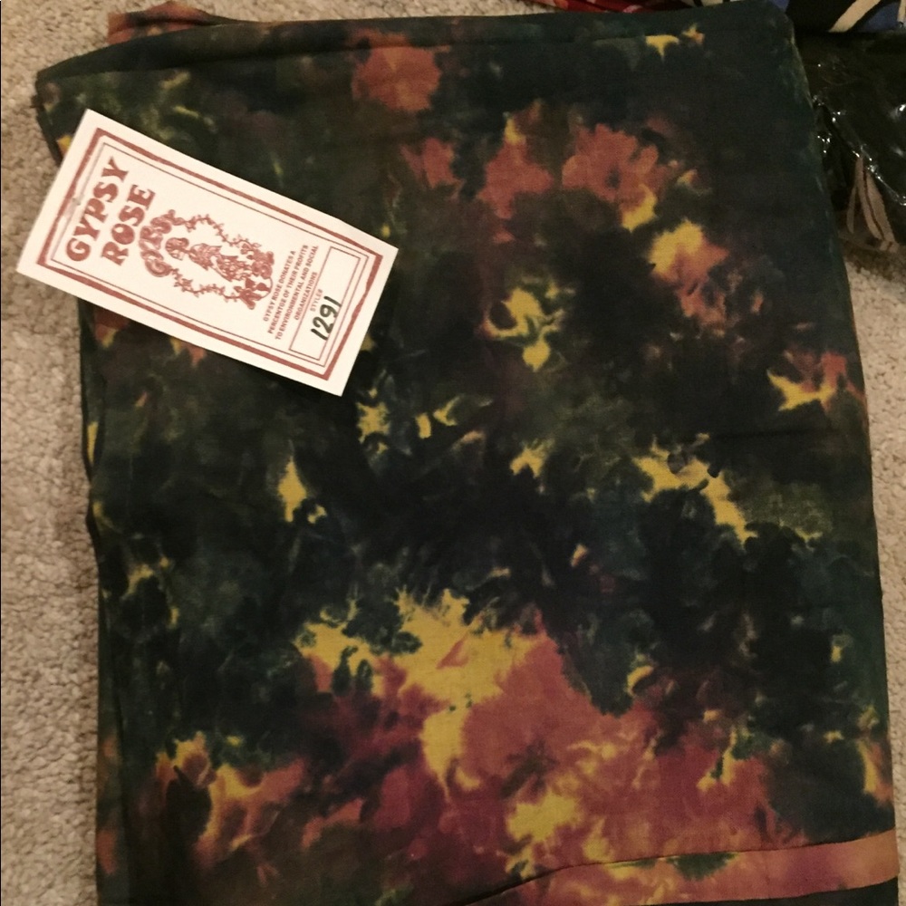 Gypsy Rose Tapestry like new